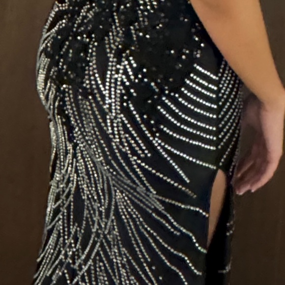 Rachel Allen  Gown/Formal   Black/silver crystals Size 2 - Picture 9 of 17